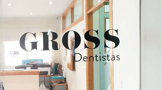 Implantes dentales en Málaga Clínica dental Gross